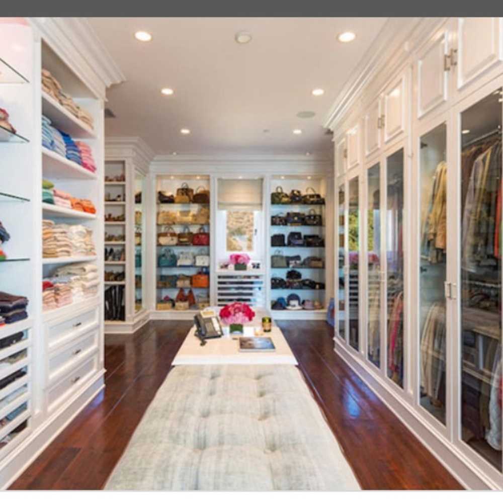 Welcome to my closet!!